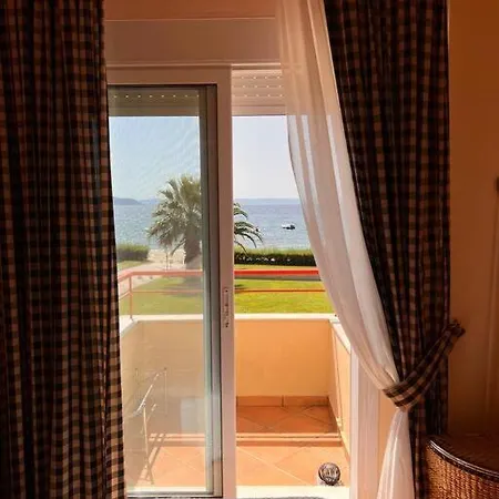 The Absolute Beachfront Villa Metokhion Konstamonitou