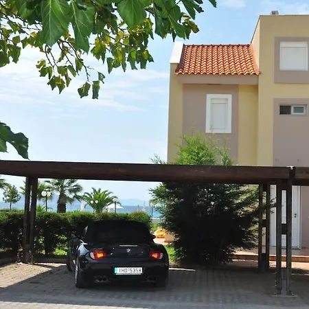 The Absolute Beachfront Villa *