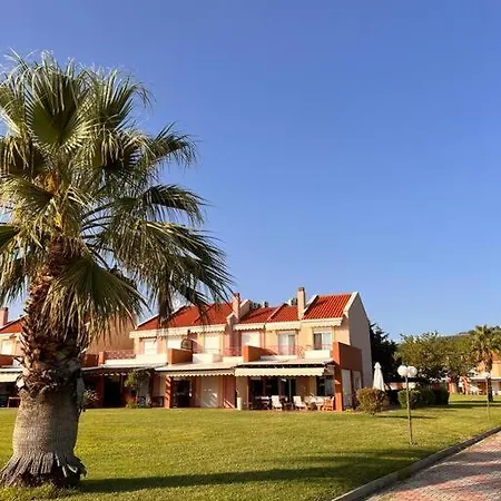 The Absolute Beachfront Willa *